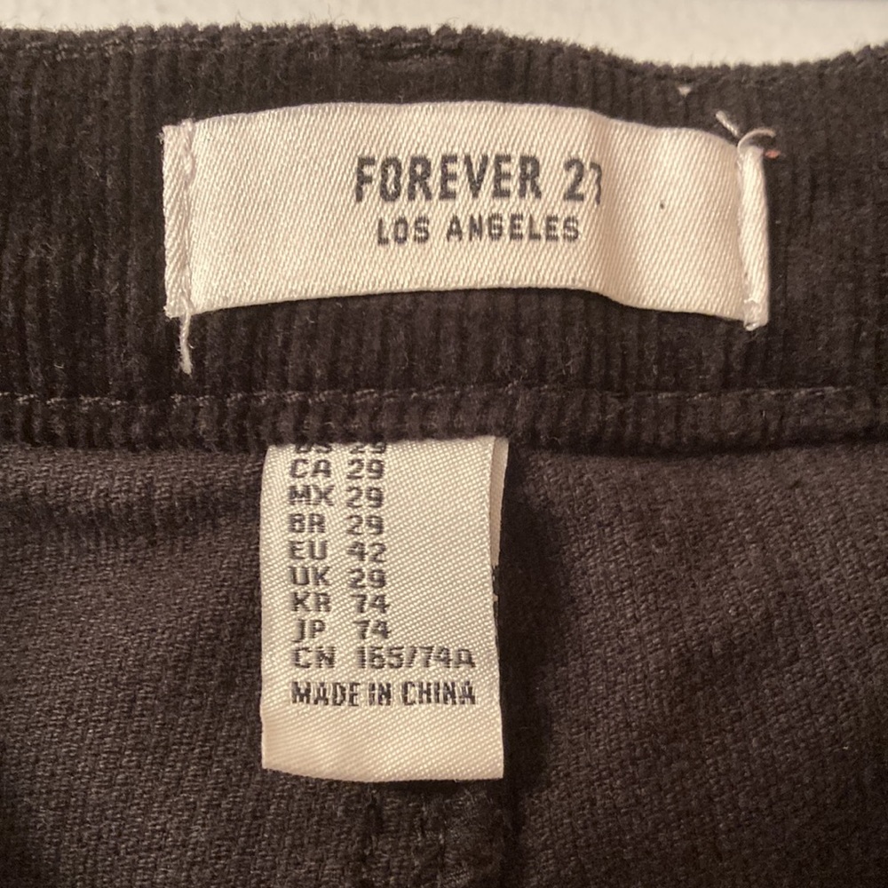 Forever 21 black corduroy cuffed shorts - Picture 6 of 7